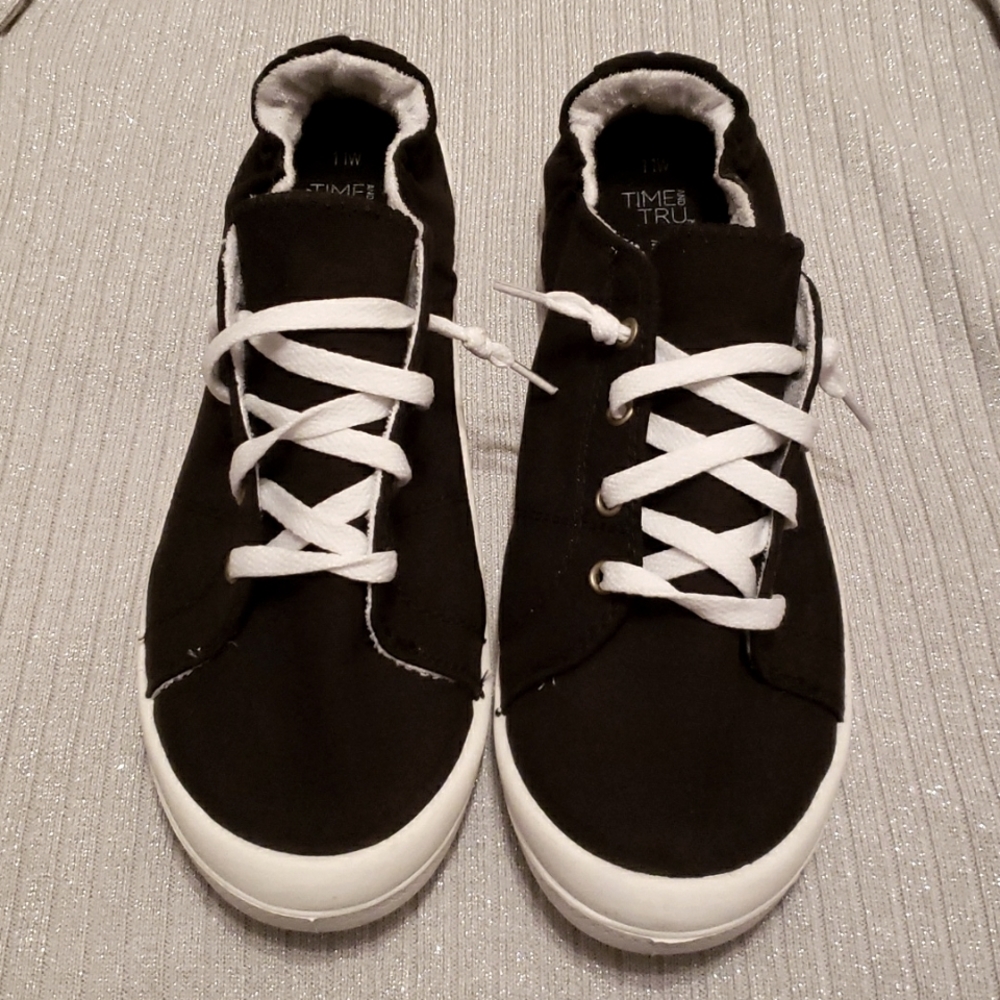 Time and Tru Sneakers